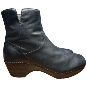 DANSKO Meghan Women's 40/US 9.5-10 Black Boots Leather Water Resistant Booties